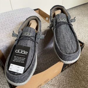 Men’s size 10 Hey Dude slip on shoes